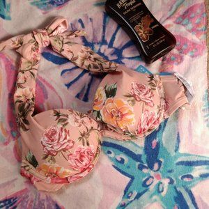 Cupshe Medium Bikini Floral Top